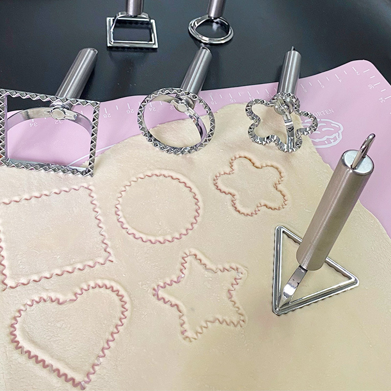 Baking Kitchen At Home - Taglierina per Pasta quadrata rotonda per